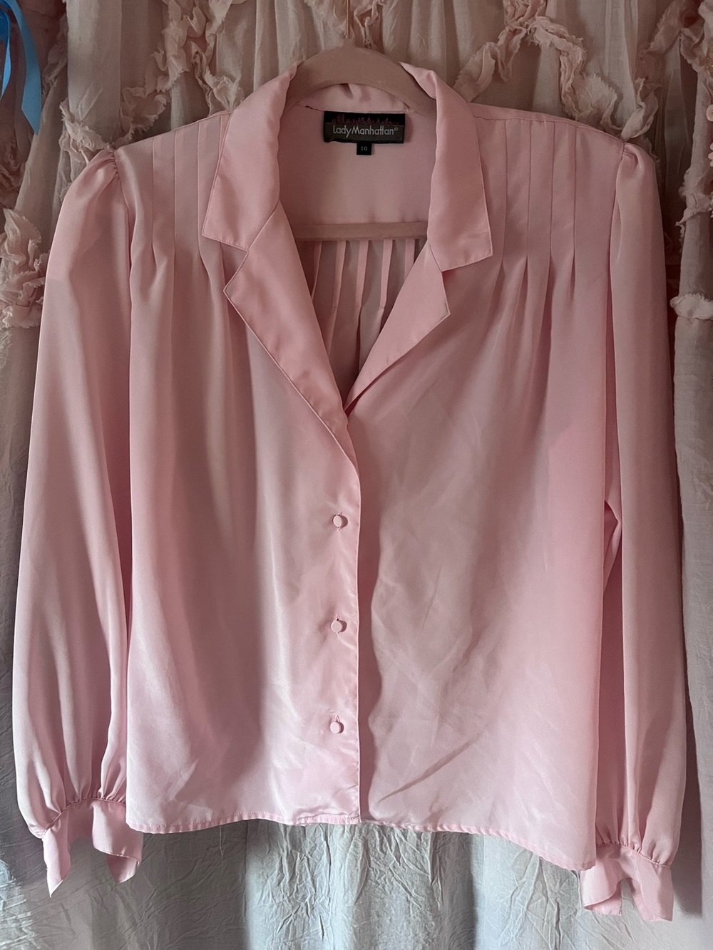 vintage Lady Manhattan light pink long-sleeve button-down blouse